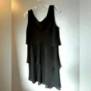 NWT BLACK Formal Layered Dress, Mid Length. Size 6